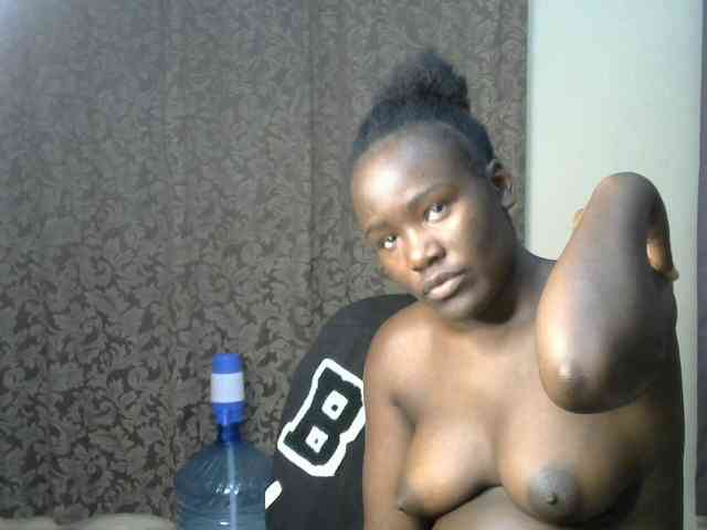 QueenEbony webcam