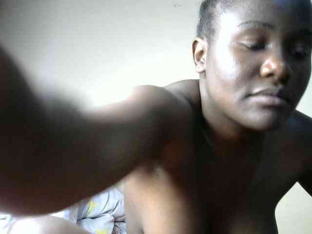 QueenEbony webcam