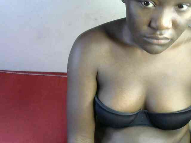 QueenEbony webcam