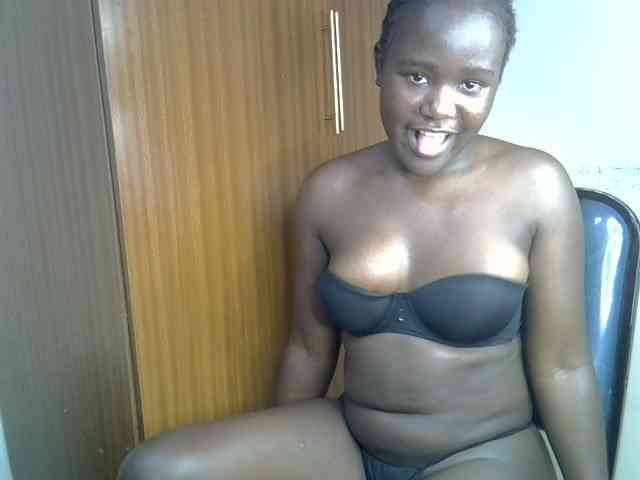 QueenEbony Live Webcam on BongaCams