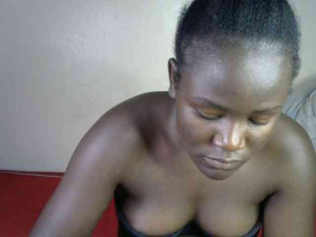 QueenEbony webcam