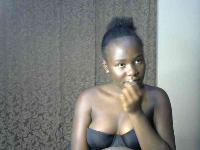 QueenEbony webcam