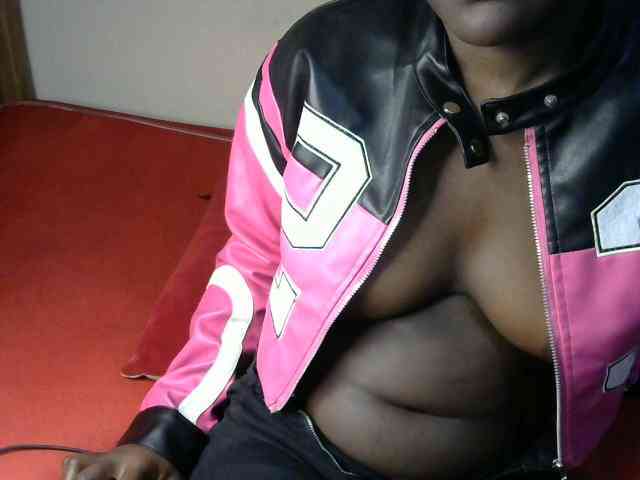 QueenEbony webcam
