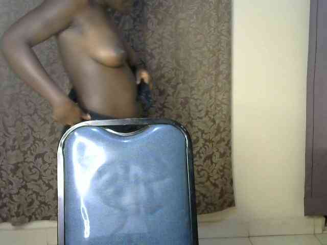 QueenEbony webcam