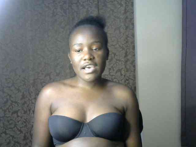 QueenEbony webcam