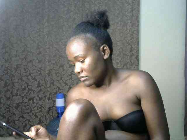 QueenEbony webcam
