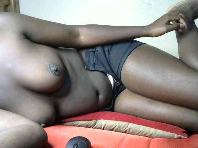 QueenEbony webcam