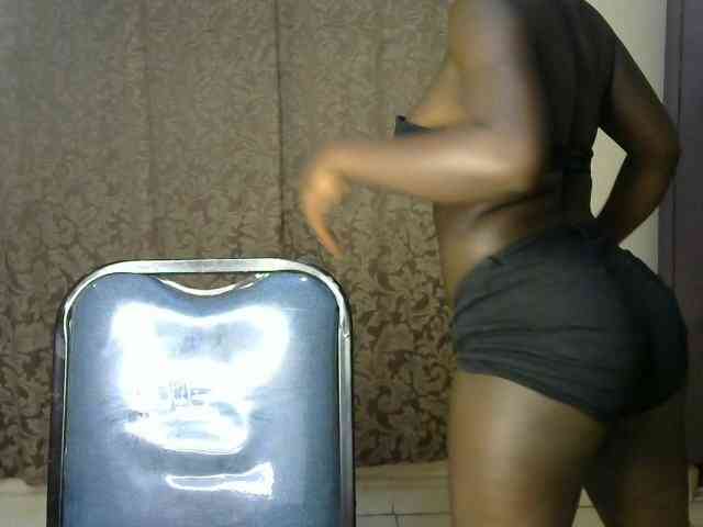 QueenEbony webcam