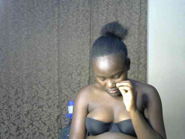 QueenEbony webcam