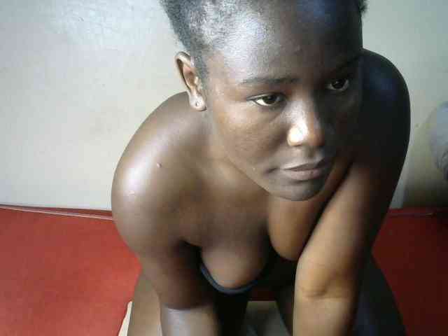 QueenEbony webcam