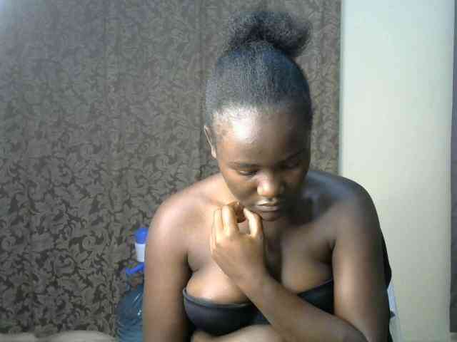 QueenEbony webcam