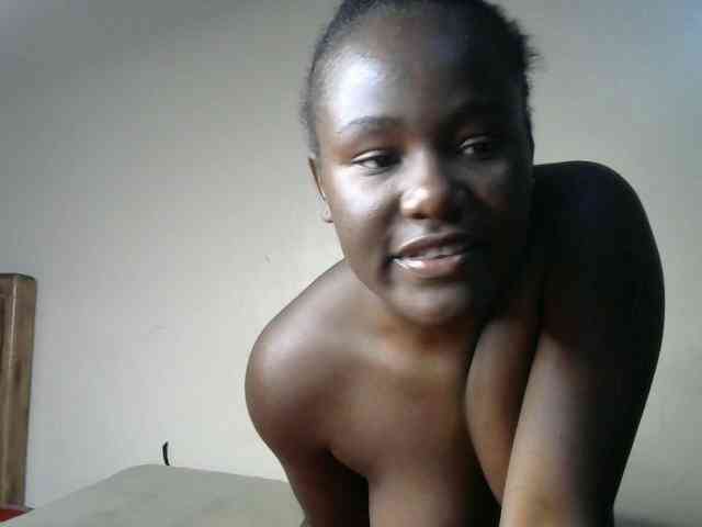 QueenEbony webcam