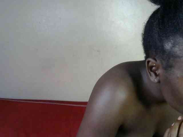 QueenEbony webcam