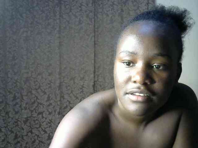 QueenEbony webcam