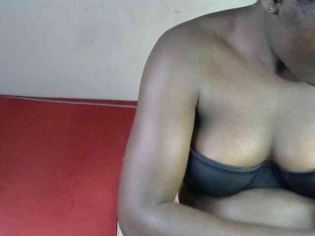 QueenEbony webcam