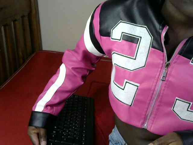 QueenEbony webcam