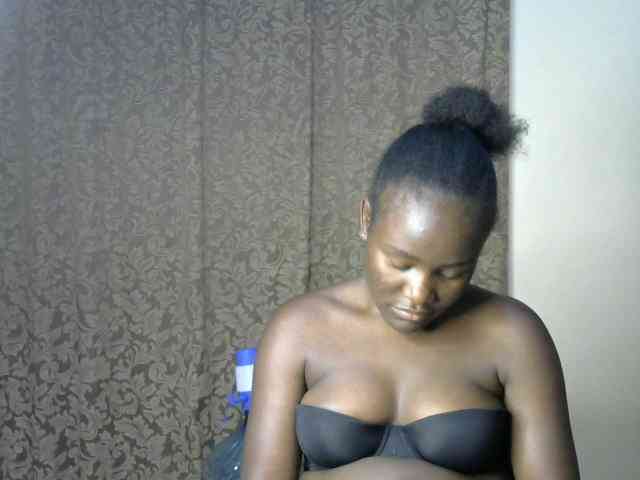 QueenEbony webcam