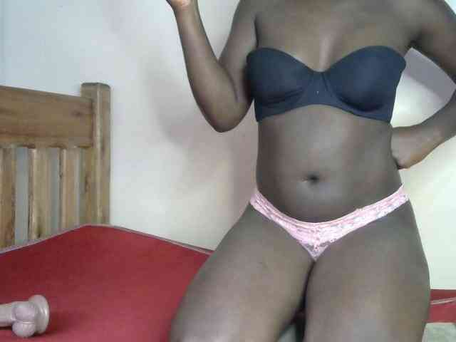 QueenEbony webcam