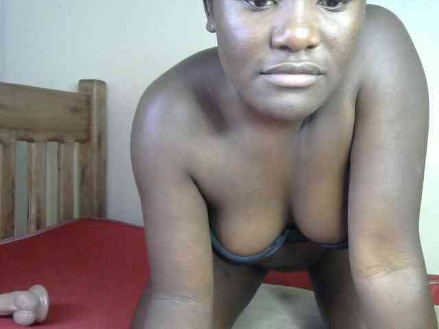 QueenEbony webcam