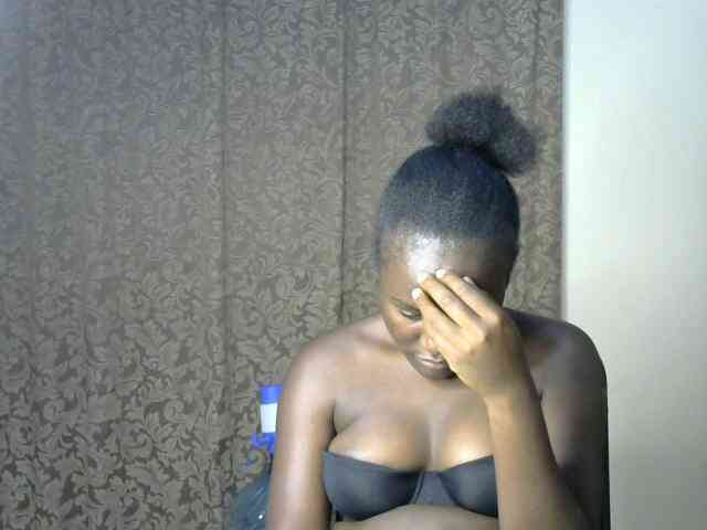 QueenEbony webcam