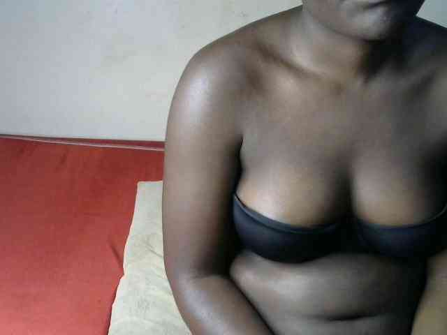 QueenEbony webcam