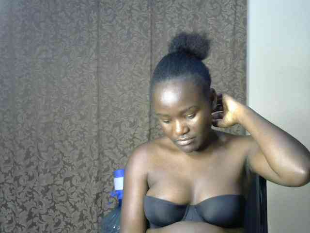 QueenEbony webcam