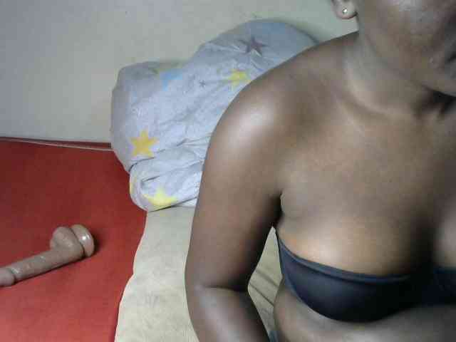 QueenEbony webcam