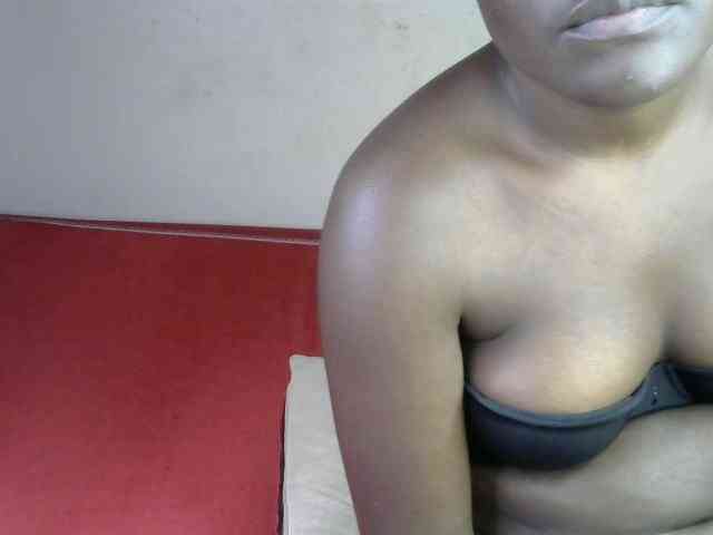 QueenEbony webcam