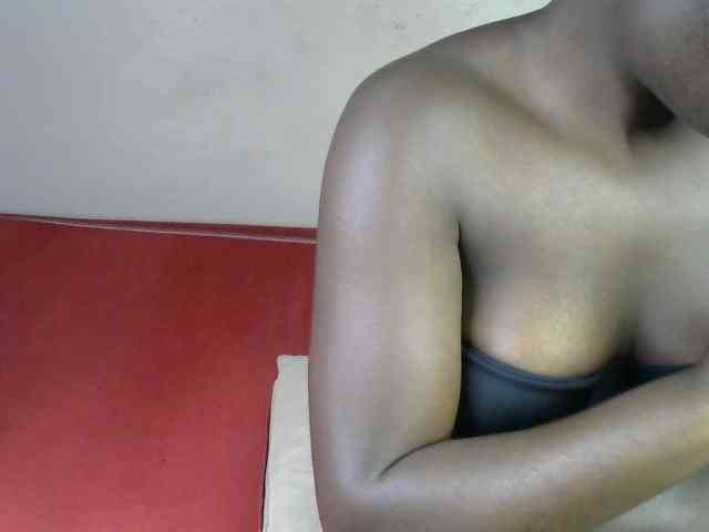 QueenEbony webcam