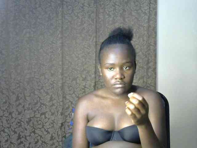 QueenEbony webcam