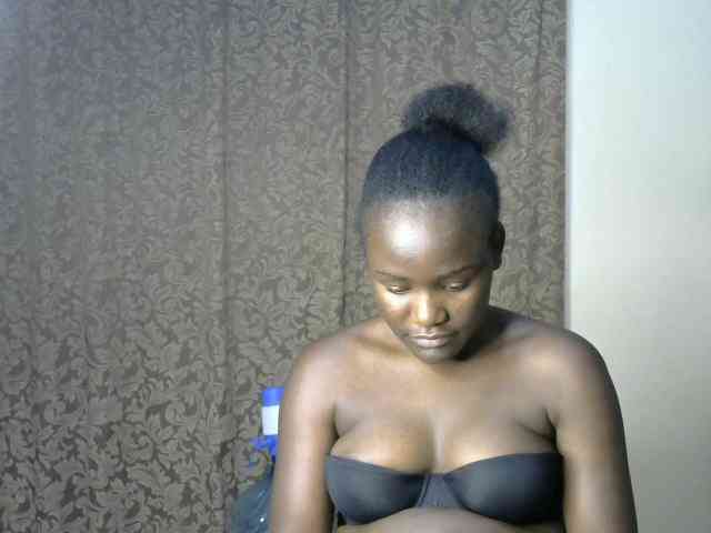 QueenEbony webcam