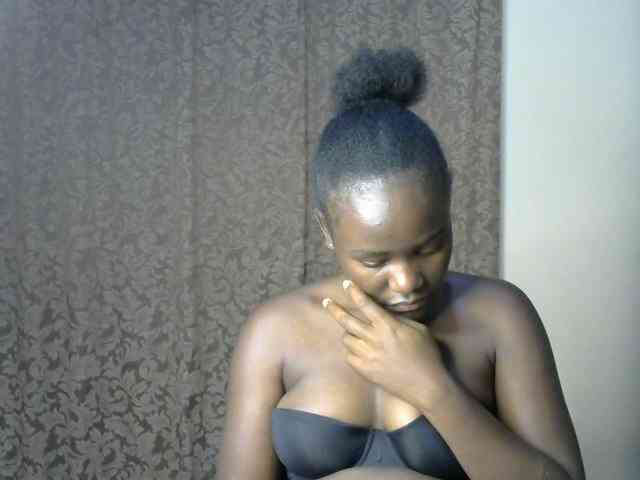 QueenEbony webcam