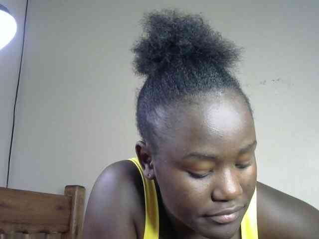 QueenEbony webcam