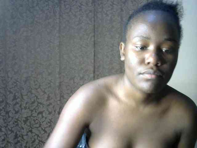 QueenEbony webcam