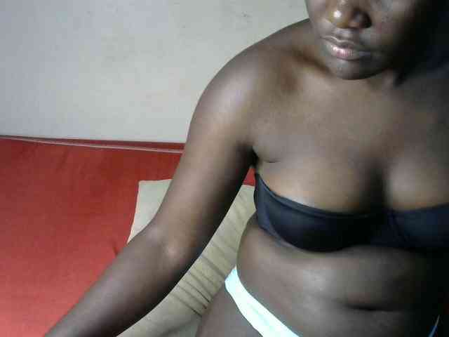 QueenEbony webcam