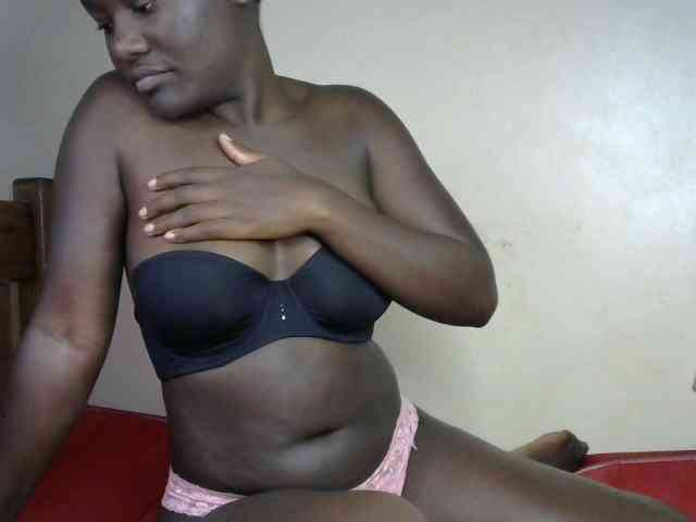QueenEbony webcam