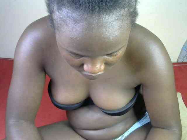 QueenEbony webcam
