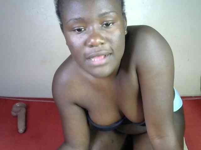 QueenEbony webcam