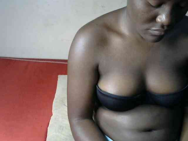 QueenEbony webcam