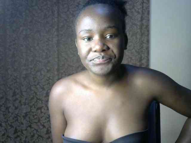 QueenEbony webcam