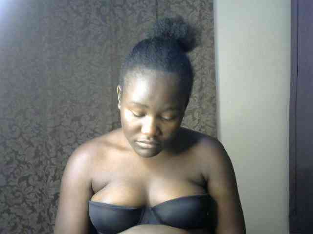 QueenEbony webcam