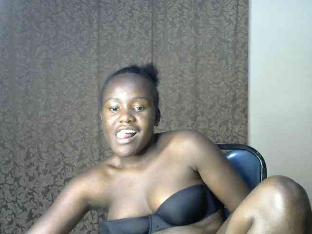 QueenEbony webcam