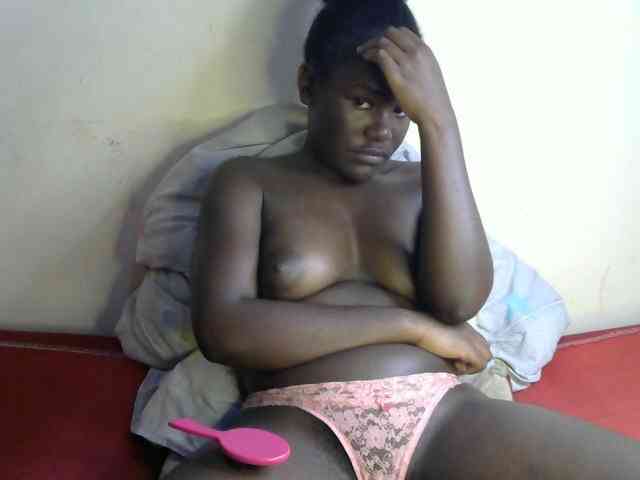 QueenEbony webcam