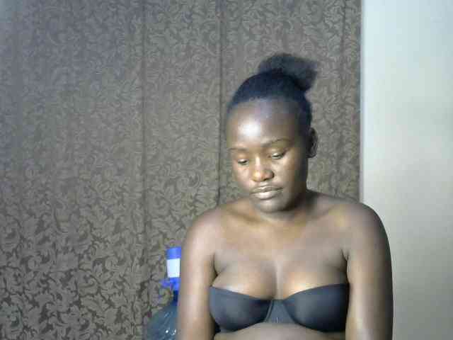 QueenEbony webcam
