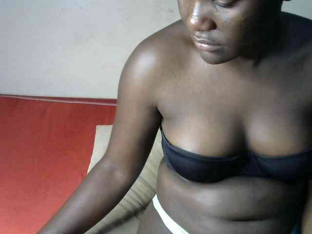 QueenEbony webcam
