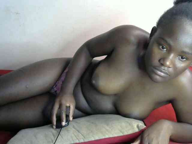 QueenEbony webcam