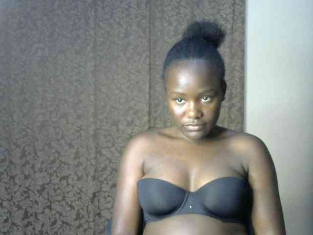QueenEbony webcam