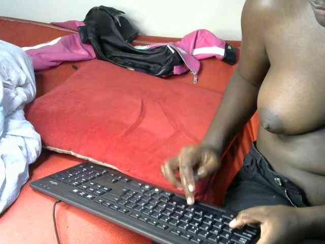 QueenEbony webcam