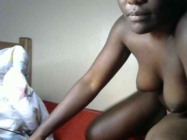 QueenEbony webcam