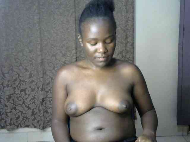 QueenEbony webcam